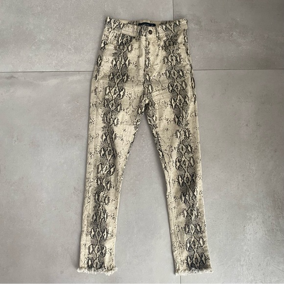 LIONESS PANTS - Picture 6 of 11